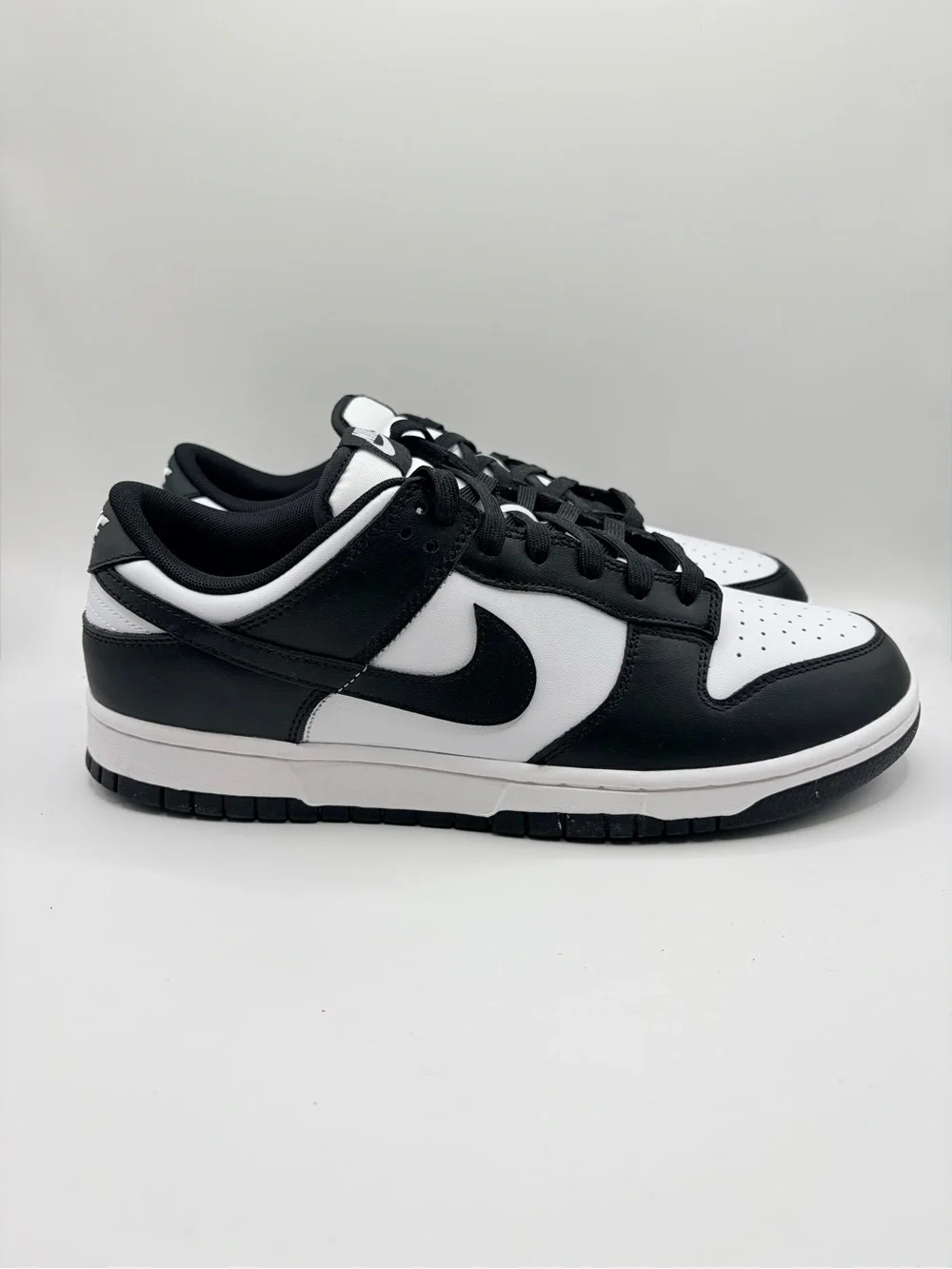 Nike signature tone low